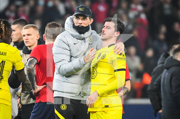 2022-03-16 - Thomas TUCHEL of Chelsea celebrate the victory with Mason MOUNT of Chelsea during the UEFA Champions League, Round of 16, 2nd leg football match between LOSC Lille and Chelsea on March 16, 2022 at Pierre Mauroy stadium in Villeneuve-d'Ascq, France - LOSC LILLE VS CHELSEA - UEFA CHAMPIONS LEAGUE - SOCCER