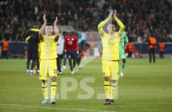 2022-03-16 - Cesar Azpilicueta, Thiago Silva of Chelsea celebrate the victory and the qualification following the UEFA Champions League, Round of 16, 2nd leg football match between Lille OSC (LOSC) and Chelsea on March 16, 2022 at Stade Pierre Mauroy in Villeneuve-d'Ascq near Lille, France - LOSC LILLE VS CHELSEA - UEFA CHAMPIONS LEAGUE - SOCCER