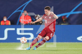 2022-04-06 - Benjamin Pavard (Bayern Munich) in action - VILLARREAL FC VS BAYERN MUNICH - UEFA CHAMPIONS LEAGUE - SOCCER