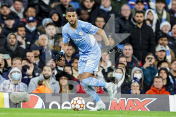 2022-04-05 - Riyad Mahrez (26) of Manchester City during the UEFA Champions League, Quarter-finals, 1st leg football match between Manchester City and Atletico Madrid on April 5, 2022 at the Etihad Stadium in Manchester, England - MANCHESTER CITY VS ATLETICO MADRID - UEFA CHAMPIONS LEAGUE - SOCCER