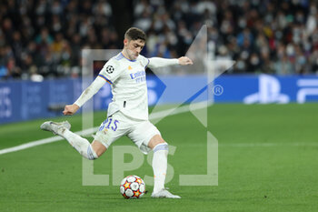 2022-04-12 - Fede Valverde of Real Madrid during the UEFA Champions League, Quarter-finals, 2nd leg football match between Real Madrid and Chelsea on april 12, 2022 at Santiago Bernabeu stadium in Madrid, Spain - REAL MADRID VS CHELSEA - UEFA CHAMPIONS LEAGUE - SOCCER