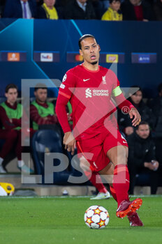 2022-05-03 - Virgil van Dijk (Liverpool FC) in action - VILLARREAL CF VS LIVERPOOL FC - UEFA CHAMPIONS LEAGUE - SOCCER