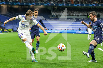 2022-05-04 - Luka Modric (10) of Real Madrid during the UEFA Champions League, Semi-finals, 2nd leg football match between Real Madrid and Manchester City on May 4, 2022 at the Santiago Bernabeu Stadium in Madrid, Spain - REAL MADRID VS MANCHESTER CITY - UEFA CHAMPIONS LEAGUE - SOCCER