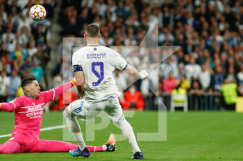 2022-05-04 - Karim Benzema of Real Madrid and Ederson of Manchester City during the UEFA Champions League, Semi-finals, 2nd leg football match between Real Madrid and Manchester City on May 4, 2022 at the Santiago Bernabeu Stadium in Madrid, Spain - REAL MADRID VS MANCHESTER CITY - UEFA CHAMPIONS LEAGUE - SOCCER