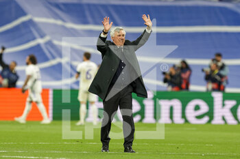 2022-05-04 - Carlo Ancelotti Head Coach of Real Madrid celebrates at full time during the UEFA Champions League, Semi-finals, 2nd leg football match between Real Madrid and Manchester City on May 4, 2022 at the Santiago Bernabeu Stadium in Madrid, Spain - REAL MADRID VS MANCHESTER CITY - UEFA CHAMPIONS LEAGUE - SOCCER