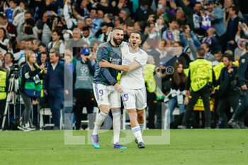 2022-05-04 - Karim Benzema and Dani Ceballos of Real Madrid celebrate at full time during the UEFA Champions League, Semi-finals, 2nd leg football match between Real Madrid and Manchester City on May 4, 2022 at the Santiago Bernabeu Stadium in Madrid, Spain - REAL MADRID VS MANCHESTER CITY - UEFA CHAMPIONS LEAGUE - SOCCER