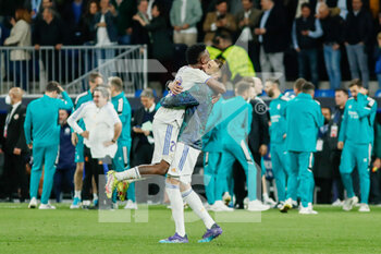 2022-05-04 - Karim Benzema and Vinicius Junior of Real Madrid celebrate at full time during the UEFA Champions League, Semi-finals, 2nd leg football match between Real Madrid and Manchester City on May 4, 2022 at the Santiago Bernabeu Stadium in Madrid, Spain - REAL MADRID VS MANCHESTER CITY - UEFA CHAMPIONS LEAGUE - SOCCER
