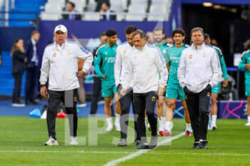 2022-05-27 - Carlo Ancelotti Head Coach of Real Madrid during the training of the teams ahead of the UEFA Champions League Final football match on May 27, 2022 at Stade de France in Saint-Denis near Paris, France - FOOTBALL - CHAMPIONS LEAGUE - FINAL - TRAINING - UEFA CHAMPIONS LEAGUE - SOCCER