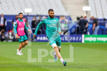 2022-05-27 - Karim Benzema (9) of Real Madrid during the training of the teams ahead of the UEFA Champions League Final football match on May 27, 2022 at Stade de France in Saint-Denis near Paris, France - FOOTBALL - CHAMPIONS LEAGUE - FINAL - TRAINING - UEFA CHAMPIONS LEAGUE - SOCCER