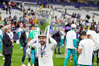 2022-05-28 - Daniel Carvajal (2) of Real Madrid celebrates at full time during the UEFA Champions League, Final football match between Liverpool FC and Real Madrid CF on May 28, 2022 at Stade de France in Saint-Denis near Paris, France - FOOTBALL - CHAMPIONS LEAGUE - FINAL - LIVERPOOL V REAL MADRID - UEFA CHAMPIONS LEAGUE - SOCCER