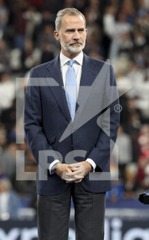 2022-05-28 - King Felipe of Spain during the trophy ceremony following the UEFA Champions League Final football match between Liverpool FC and Real Madrid CF on May 28, 2022 at Stade de France in Saint-Denis near Paris, France - FOOTBALL - CHAMPIONS LEAGUE - FINAL - LIVERPOOL V REAL MADRID - UEFA CHAMPIONS LEAGUE - SOCCER
