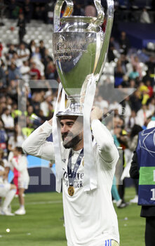 2022-05-28 - Daniel Carvajal of Real Madrid during the celebration following the UEFA Champions League Final football match between Liverpool FC and Real Madrid CF on May 28, 2022 at Stade de France in Saint-Denis near Paris, France - FOOTBALL - CHAMPIONS LEAGUE - FINAL - LIVERPOOL V REAL MADRID - UEFA CHAMPIONS LEAGUE - SOCCER