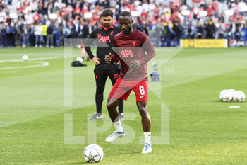 2022-05-28 - PARIS, FRANCE - MAY 28: Naby Keita of Liverpool warming up during the UEFA Champions League final match between Liverpool FC and Real Madrid at Stade de France on May 28, 2022 in Paris, France. - LIVERPOOL FC V REAL MADRID - UEFA CHAMPIONS LEAGUE FINAL 2021/22 - UEFA CHAMPIONS LEAGUE - SOCCER