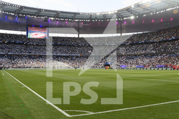 2022-05-28 - PARIS, FRANCE - MAY 28: A view of Stade de France field’s during the UEFA Champions League final match between Liverpool FC and Real Madrid on May 28, 2022 in Paris, France. - LIVERPOOL FC V REAL MADRID - UEFA CHAMPIONS LEAGUE FINAL 2021/22 - UEFA CHAMPIONS LEAGUE - SOCCER