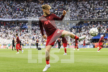 2022-05-28 - PARIS, FRANCE - MAY 28: Harvey Elliott of Liverpool warming up during the UEFA Champions League final match between Liverpool FC and Real Madrid at Stade de France on May 28, 2022 in Paris, France. - LIVERPOOL FC V REAL MADRID - UEFA CHAMPIONS LEAGUE FINAL 2021/22 - UEFA CHAMPIONS LEAGUE - SOCCER