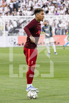 2022-05-28 - PARIS, FRANCE - MAY 28: Roberto Firmino of Liverpool warming up during the UEFA Champions League final match between Liverpool FC and Real Madrid at Stade de France on May 28, 2022 in Paris, France. - LIVERPOOL FC V REAL MADRID - UEFA CHAMPIONS LEAGUE FINAL 2021/22 - UEFA CHAMPIONS LEAGUE - SOCCER