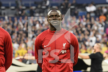 2022-05-28 - PARIS, FRANCE - MAY 28: Sadio Mané of Liverpool getting into the field during the UEFA Champions League final match between Liverpool FC and Real Madrid at Stade de France on May 28, 2022 in Paris, France. - LIVERPOOL FC V REAL MADRID - UEFA CHAMPIONS LEAGUE FINAL 2021/22 - UEFA CHAMPIONS LEAGUE - SOCCER