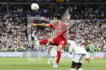 2022-05-28 - PARIS, FRANCE - MAY 28: Mohamed Salah of Liverpool (L) battles for the ball with Ferland Mendy of Real Madrid CF (R) during the UEFA Champions League final match between Liverpool FC and Real Madrid at Stade de France on May 28, 2022 in Paris, France. - LIVERPOOL FC V REAL MADRID - UEFA CHAMPIONS LEAGUE FINAL 2021/22 - UEFA CHAMPIONS LEAGUE - SOCCER