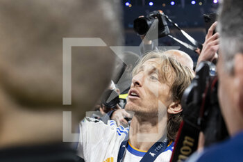 2022-05-28 - PARIS, FRANCE - MAY 28: Luka Modric of Real Madrid CF celebrates after winning the UEFA Champions League final match between Liverpool FC and Real Madrid at Stade de France on May 28, 2022 in Paris, France. - LIVERPOOL FC V REAL MADRID - UEFA CHAMPIONS LEAGUE FINAL 2021/22 - UEFA CHAMPIONS LEAGUE - SOCCER