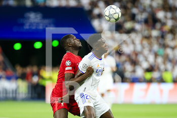 2022-05-28 - PARIS, FRANCE - MAY 28: Ibrahima Konaté of Liverpool (L) battles for the ball with Vinicius Junior of Real Madrid CF (R) during the UEFA Champions League final match between Liverpool FC and Real Madrid at Stade de France on May 28, 2022 in Paris, France. - LIVERPOOL FC V REAL MADRID - UEFA CHAMPIONS LEAGUE FINAL 2021/22 - UEFA CHAMPIONS LEAGUE - SOCCER