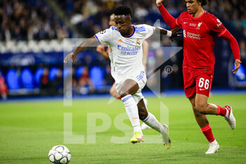 2022-05-28 - PARIS, FRANCE - MAY 28: Vinicius Junior of Real Madrid CF (L) is chased by Trent Alexander-Arnold of Liverpool (R) during the UEFA Champions League final match between Liverpool FC and Real Madrid at Stade de France on May 28, 2022 in Paris, France. - LIVERPOOL FC V REAL MADRID - UEFA CHAMPIONS LEAGUE FINAL 2021/22 - UEFA CHAMPIONS LEAGUE - SOCCER