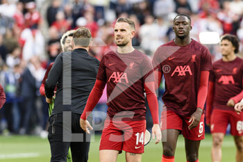 2022-05-28 - PARIS, FRANCE - MAY 28: Jordan Henderson of Liverpool warming up during the UEFA Champions League final match between Liverpool FC and Real Madrid at Stade de France on May 28, 2022 in Paris, France. - LIVERPOOL FC V REAL MADRID - UEFA CHAMPIONS LEAGUE FINAL 2021/22 - UEFA CHAMPIONS LEAGUE - SOCCER