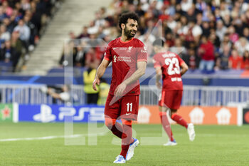 2022-05-28 - PARIS, FRANCE - MAY 28: Mohamed Salah of Liverpool walks in the field during the UEFA Champions League final match between Liverpool FC and Real Madrid at Stade de France on May 28, 2022 in Paris, France. - LIVERPOOL FC V REAL MADRID - UEFA CHAMPIONS LEAGUE FINAL 2021/22 - UEFA CHAMPIONS LEAGUE - SOCCER