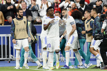 2022-05-28 - PARIS, FRANCE - MAY 28: Vinicius Junior of Real Madrid CF (C) celebrating his goal with his teammates during the UEFA Champions League final match between Liverpool FC and Real Madrid at Stade de France on May 28, 2022 in Paris, France. - LIVERPOOL FC V REAL MADRID - UEFA CHAMPIONS LEAGUE FINAL 2021/22 - UEFA CHAMPIONS LEAGUE - SOCCER