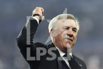 2022-05-28 - PARIS, FRANCE - MAY 28: Real Madrid Head Coach Carlo Ancelotti celebrating after winning UEFA Champions League Final during the final match between Liverpool FC and Real Madrid at Stade de France on May 28, 2022 in Paris, France. - LIVERPOOL FC V REAL MADRID - UEFA CHAMPIONS LEAGUE FINAL 2021/22 - UEFA CHAMPIONS LEAGUE - SOCCER