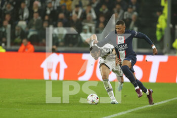 2022-11-02 - Kylian Mbappè (Paris Saint Germain) vs Federico Gatti (Juventus FC) - JUVENTUS FC VS PARIS SAINT-GERMAIN FC - UEFA CHAMPIONS LEAGUE - SOCCER
