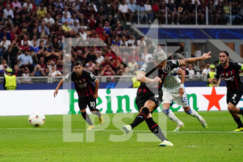 2022-09-14 - Olivier Giroud (AC Milan) scores the penalty - AC MILAN VS DINAMO ZAGREB - UEFA CHAMPIONS LEAGUE - SOCCER