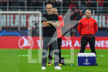 2022-11-02 - Stefano Pioli Head Coach of AC Milan during UEFA Champions League 2022/23 Group Stage - Group E football match between AC Milan and FC Red Bull Salzburg at Giuseppe Meazza Stadium, Milan, Italy on November 02, 2022 - AC MILAN VS FC RED BULL SALZBURG - UEFA CHAMPIONS LEAGUE - SOCCER