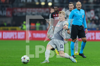 2022-11-02 - Nicoals Seiwald of FC Red Bull Salzburg in action during UEFA Champions League 2022/23 Group Stage - Group E football match between AC Milan and FC Red Bull Salzburg at Giuseppe Meazza Stadium, Milan, Italy on November 02, 2022 - AC MILAN VS FC RED BULL SALZBURG - UEFA CHAMPIONS LEAGUE - SOCCER