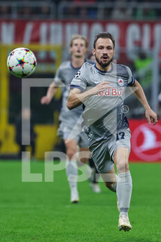 2022-11-02 - Andreas Ulmer of FC Red Bull Salzburg in action during UEFA Champions League 2022/23 Group Stage - Group E football match between AC Milan and FC Red Bull Salzburg at Giuseppe Meazza Stadium, Milan, Italy on November 02, 2022 - AC MILAN VS FC RED BULL SALZBURG - UEFA CHAMPIONS LEAGUE - SOCCER