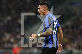 2022-10-04 - Lautaro Martinez of FC Internazionale reacts during the UEFA Champions League 2022/23 Group Stage - Group C football match between FC Internazionale and FC Barcelona at Giuseppe Meazza Stadium, Milan, Italy on October 04, 2022 - INTER - FC INTERNAZIONALE VS FC BARCELONA - UEFA CHAMPIONS LEAGUE - SOCCER