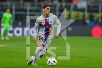 2022-10-04 - Gavi of FC Barcelona in action during the UEFA Champions League 2022/23 Group Stage - Group C football match between FC Internazionale and FC Barcelona at Giuseppe Meazza Stadium, Milan, Italy on October 04, 2022 - INTER - FC INTERNAZIONALE VS FC BARCELONA - UEFA CHAMPIONS LEAGUE - SOCCER
