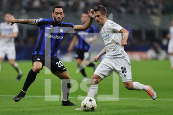 2022-10-26 - Adam Vlkanova of FC Viktoria Plzen in action during the UEFA Champions League 2022/23 Group Stage - Group C football match between FC Internazionale and FC Viktoria Plzen at Giuseppe Meazza Stadium, Milan, Italy on October 26, 2022 - INTER - FC INTERNAZIONALE VS FC VIKTORIA PLZEN - UEFA CHAMPIONS LEAGUE - SOCCER