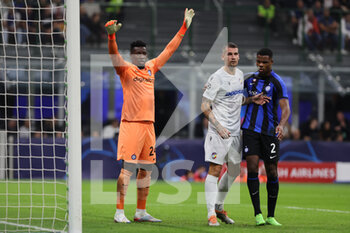 2022-10-26 - Andre Onana of FC Internazionale in action during the UEFA Champions League 2022/23 Group Stage - Group C football match between FC Internazionale and FC Viktoria Plzen at Giuseppe Meazza Stadium, Milan, Italy on October 26, 2022 - INTER - FC INTERNAZIONALE VS FC VIKTORIA PLZEN - UEFA CHAMPIONS LEAGUE - SOCCER