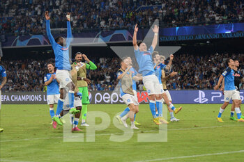 2022-09-07 - Napoli players celebrate at the end of the match under the curve  during the Uefa Champions League match between SSC Napoli vs FC Liverpool  at Diego Armando Maradona Stadium  - SSN NAPOLI VS LIVERPOOL FC - UEFA CHAMPIONS LEAGUE - SOCCER