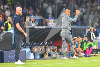 2022-10-12 - Coach Luciano Spalletti of SSC Napoli  applauds his during the Uefa Champions League  SSC Napoli and AFC Ajax  at Diego Armando Maradona Stadium - SSN NAPOLI VS AFC AJAX - UEFA CHAMPIONS LEAGUE - SOCCER