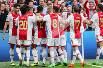 2022-09-07 - Edson Alvarez of Ajax, Mohammed Kudus of Ajax, Jurrien Timber of Ajax, Kenneth Taylor of Ajax, Daley Blind of Ajax, players of Ajax celebrate the first go during the UEFA Champions League match between Ajax and Rangers at the Johan Cruijff ArenA on September 7, 2022 in Amsterdam, Netherlands - FOOTBALL - CHAMPIONS LEAGUE - AJAX V RANGERS - UEFA CHAMPIONS LEAGUE - SOCCER