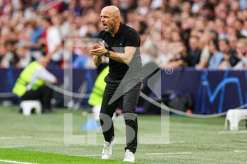 2022-09-07 - head coach Alfred Schreuder of Ajax during the UEFA Champions League match between Ajax and Rangers at the Johan Cruijff ArenA on September 7, 2022 in Amsterdam, Netherlands - FOOTBALL - CHAMPIONS LEAGUE - AJAX V RANGERS - UEFA CHAMPIONS LEAGUE - SOCCER