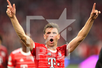 2022-09-13 - Thomas Muller celebrates at the end of match during the Champions League match between Bayern Munchen and FC Barcelona at Allianz Arena, Munchenl, Germany on 13 September 2022. Photo Marcel Engelbrecht / firo Sportphoto / DPPI - FOOTBALL - CHAMPIONS LEAGUE - BAYERN MUNCHEN V FC BARCELONA - UEFA CHAMPIONS LEAGUE - SOCCER