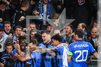 2022-10-04 - Kamal SOWAH of Brugge celebrate his goal with teammates during the UEFA Champions League, Group B football match between Club Brugge and Atletico Madrid on October 4, 2022 at Jan Breydelstadion in Bruges, Belgium - FOOTBALL - CHAMPIONS LEAGUE - CLUB BRUGGE V ATLETICO MADRID - UEFA CHAMPIONS LEAGUE - SOCCER