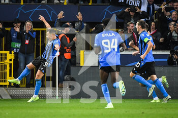 2022-10-04 - Ferran JUTGLA of Brugge celebrate his goal with teammates during the UEFA Champions League, Group B football match between Club Brugge and Atletico Madrid on October 4, 2022 at Jan Breydelstadion in Bruges, Belgium - FOOTBALL - CHAMPIONS LEAGUE - CLUB BRUGGE V ATLETICO MADRID - UEFA CHAMPIONS LEAGUE - SOCCER
