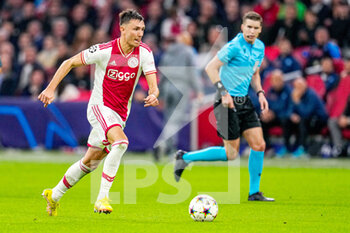 2022-10-04 - Steven Berghuis of Ajax during the UEFA Champions League, Group A football match between Ajax and Napoli on October 4, 2022 at Johan Cruijff ArenA in Amsterdam, Netherlands - FOOTBALL - CHAMPIONS LEAGUE - AJAX V NAPOLI - UEFA CHAMPIONS LEAGUE - SOCCER