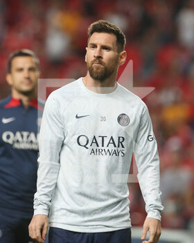 05/10/2022 - Lionel Messi of Paris Saint-Germain warms up during the UEFA Champions League, Group H football match between SL Benfica and Paris Saint-Germain on October 5, 2022 at Estadio da Luz in Lisbon, Portugal - FOOTBALL - CHAMPIONS LEAGUE - BENFICA V PARIS SG - UEFA CHAMPIONS LEAGUE - CALCIO