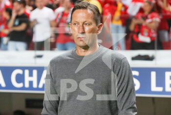 05/10/2022 - Coach Roger Schmidt of Benfica during the UEFA Champions League, Group H football match between SL Benfica and Paris Saint-Germain on October 5, 2022 at Estadio da Luz in Lisbon, Portugal - FOOTBALL - CHAMPIONS LEAGUE - BENFICA V PARIS SG - UEFA CHAMPIONS LEAGUE - CALCIO
