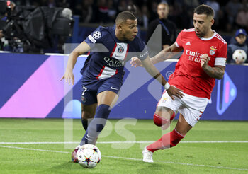 2022-10-11 - Kylian Mbappe of PSG, Nicolas Otamendi of Benfica during the UEFA Champions League, Group H football match between Paris Saint-Germain and SL Benfica (Lisbon) on October 11, 2022 at Parc des Princes stadium in Paris, France - FOOTBALL - CHAMPIONS LEAGUE - PARIS SG V BENFICA - UEFA CHAMPIONS LEAGUE - SOCCER