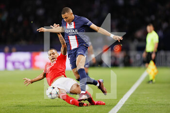 2022-10-11 - Kylian Mbappe of PSG, Gilberto of Benfica during the UEFA Champions League, Group H football match between Paris Saint-Germain and SL Benfica on October 11, 2022 at Parc des Princes stadium in Paris, France - FOOTBALL - CHAMPIONS LEAGUE - PARIS SG V BENFICA - UEFA CHAMPIONS LEAGUE - SOCCER